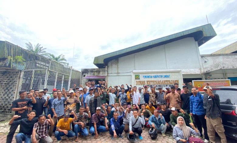 Buruh Tuntut Pembatalan PKWT